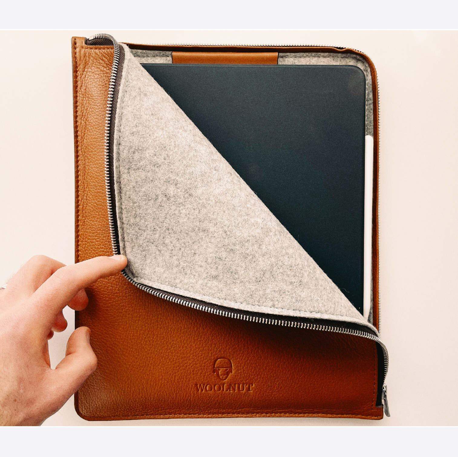 iPad Pro Leather Smart Cover MPUD2FE/A Apple MPUD2FE/A 10.5 Inch